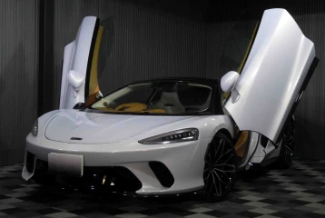 McLaren GT , 2023