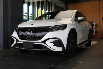 Mercedes EQE 350 4MATIC, 2024