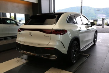 Mercedes EQE 350 4MATIC, 2024