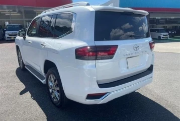 Toyota Land Cruiser ZX, 2024