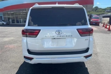 Toyota Land Cruiser ZX, 2024