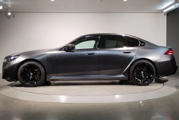 BMW M5 , 2025