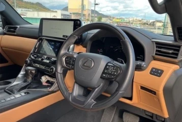 Lexus LX 600 7-seater, 2022