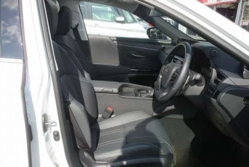 Lexus ES 300h Version L, 2024