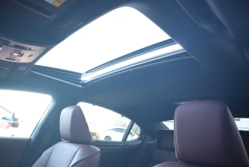 Lexus ES ES300h Graceful Escort, 2023