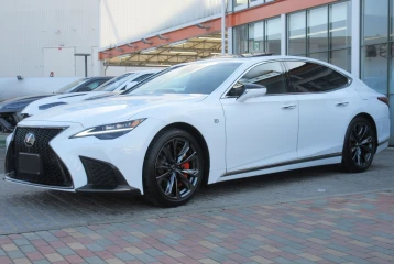 Lexus LS 500 F Sport, 2023