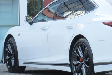 Lexus LS 500 F Sport, 2023