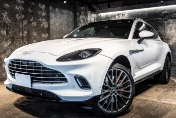 Aston Martin DBX Base, 2023