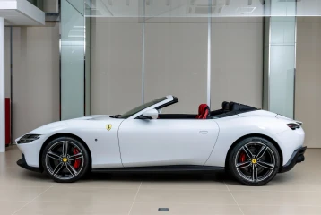 Ferrari Roma Spider, 2025