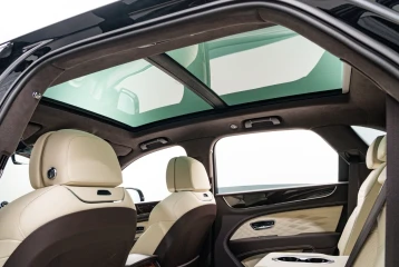Bentley Bentayga Azure, 2024
