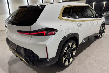 BMW XM Base, 2024