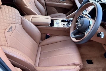 Bentley Bentayga V8, 2022