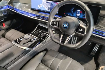BMW i7 , 2025