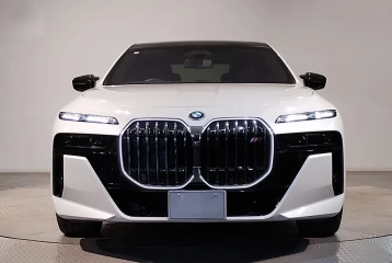 BMW i7 , 2025