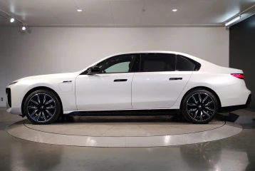 BMW i7 , 2025