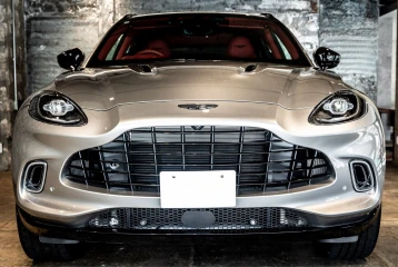 Aston Martin DBX Base, 2024