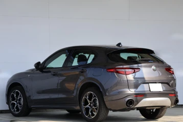Alfa Romeo Stelvio Q4 Veloce, 2023
