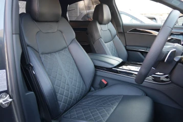 Audi A8 60 TFSI e quattro, 2023