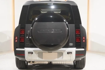 Land Rover Defender D300 First Edition, 2023