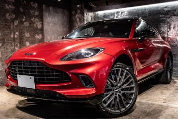 Aston Martin DBX Base, 2022