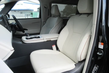 Lexus LM 500h Version L, 2025