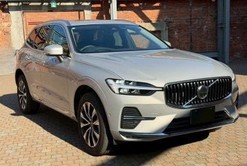 Volvo XC60 B5 Geartronic Ultimate Dark, 2024