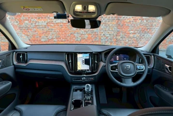 Volvo XC60 B5 Geartronic Ultimate Dark, 2024