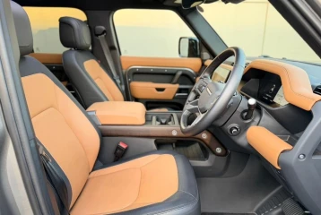 Land Rover Defender D300 X-Dynamic HSE, 2024