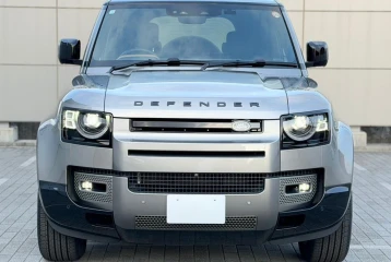 Land Rover Defender D300 X-Dynamic HSE, 2024