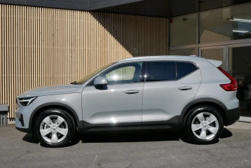 Volvo XC40 Plus B3, 2024