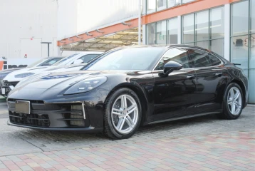 Porsche Panamera PDK, 2025