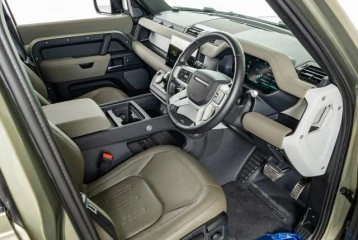 Land Rover Defender D300 Turbo, 2021