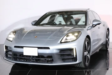 Porsche Panamera PDK, 2024