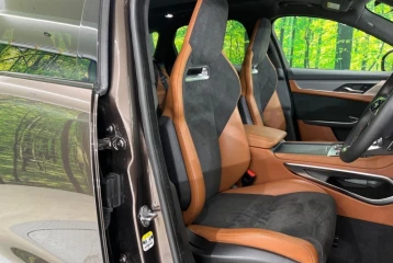 Jaguar F-Pace P550 SVR, 2024