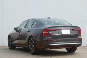 Volvo S60 Ultimate B4, 2024