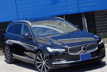 Volvo V90 Ultimate B5, 2023