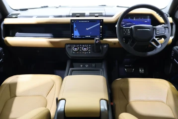 Land Rover Defender V8 P525, 2023