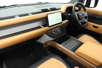 Land Rover Defender D300 Turbo, 2023