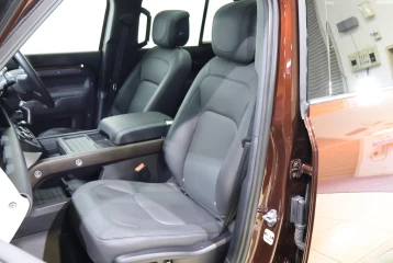 Land Rover Defender D300 Turbo, 2022