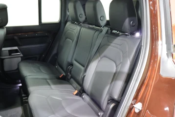 Land Rover Defender D300 Turbo, 2022