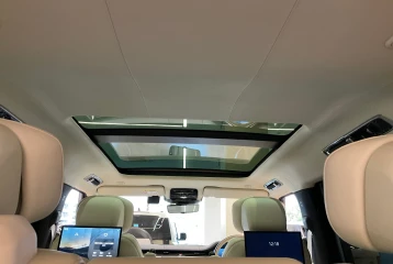 Land Rover Range Rover First Edition P530 Long Wheelbase, 2022