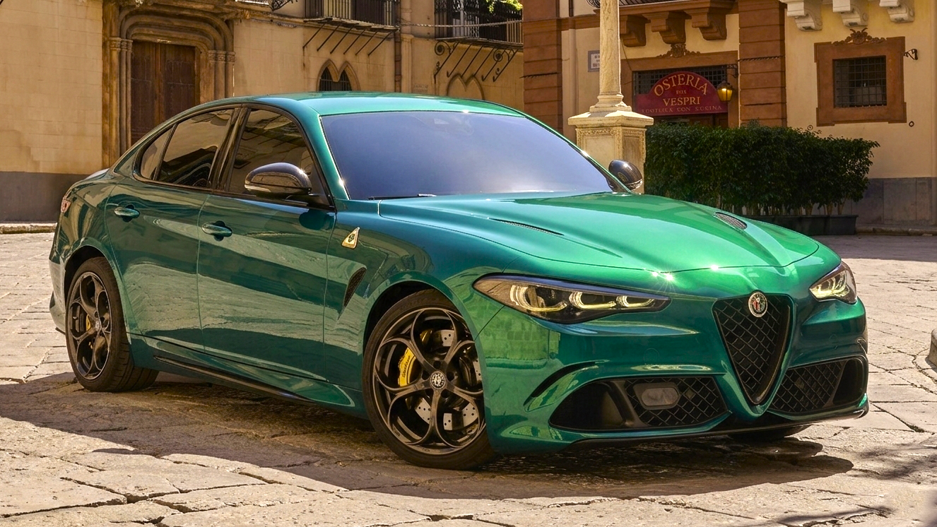 Alfa Romeo Giulia green colour