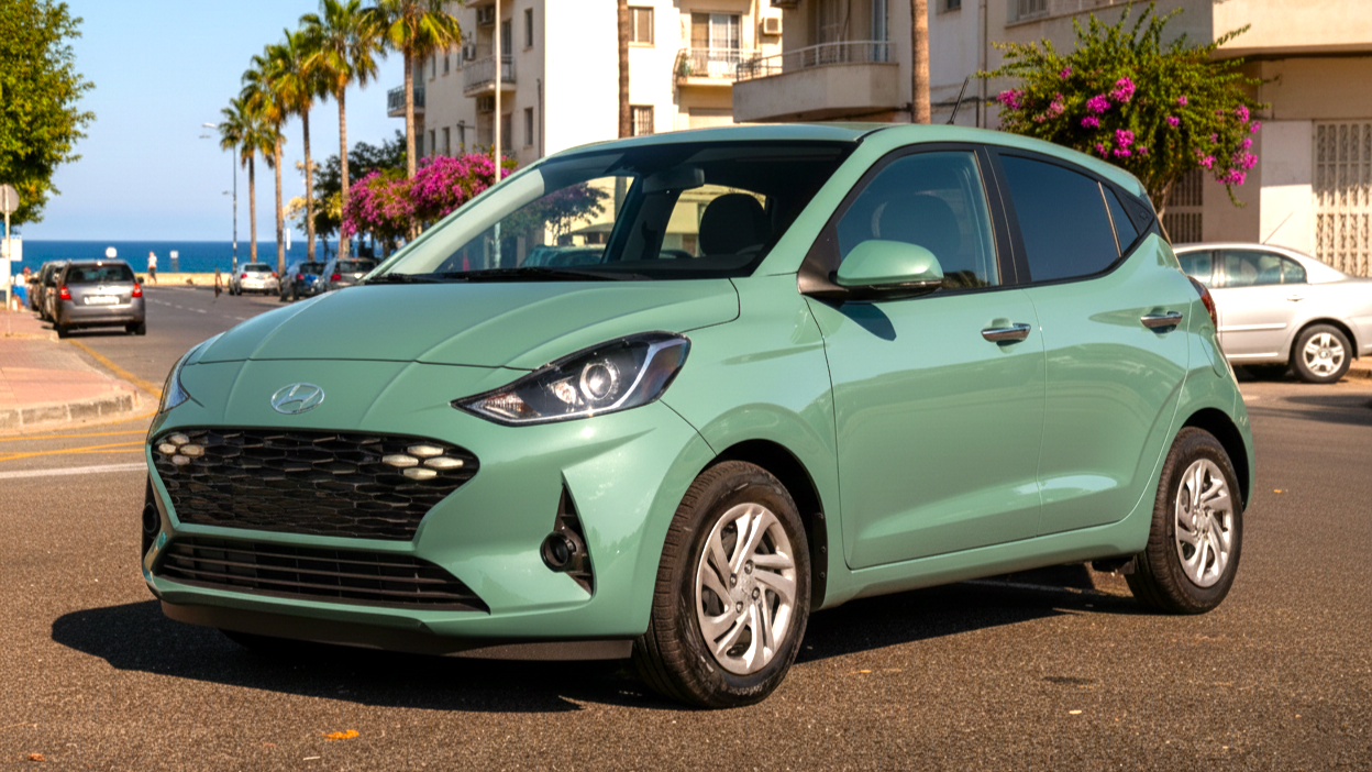 Hyundai i10 зеленого цвета