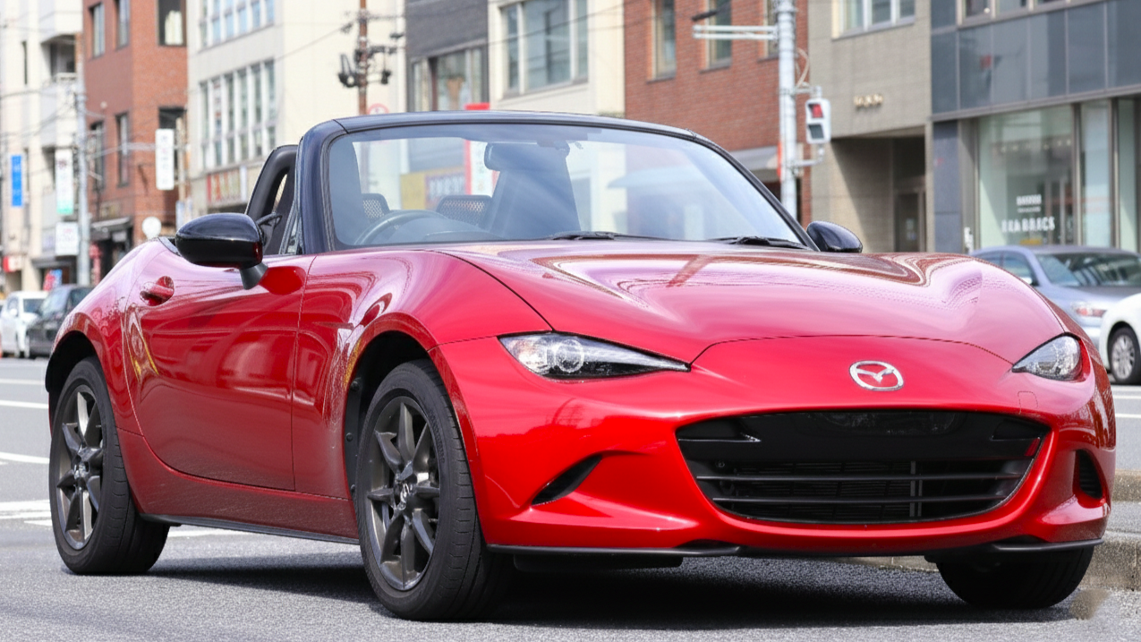 Mazda MX-5 Miata красного цвета