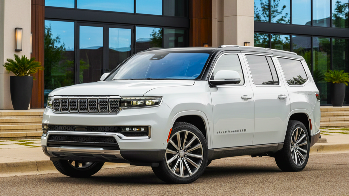 Jeep Wagoneer L белого цвета