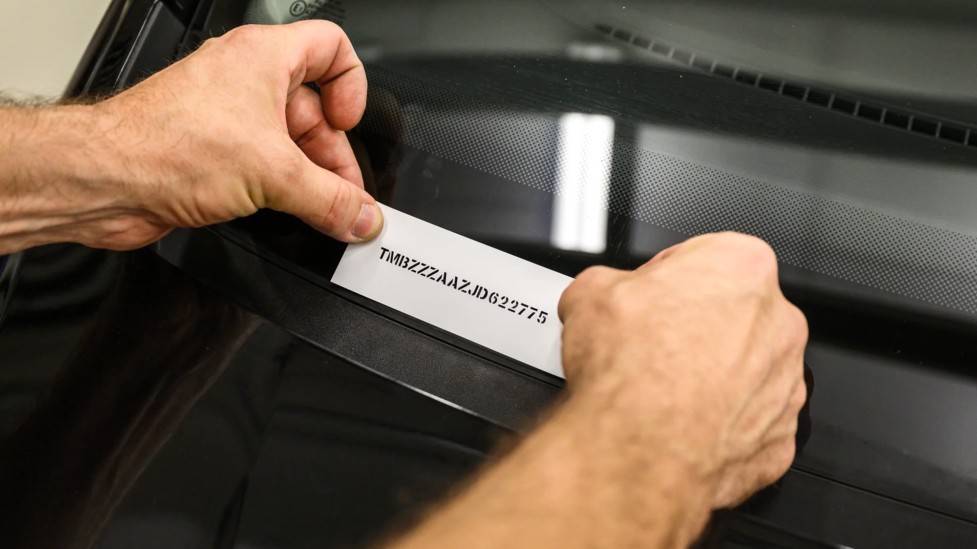 VIN-registration number on car window