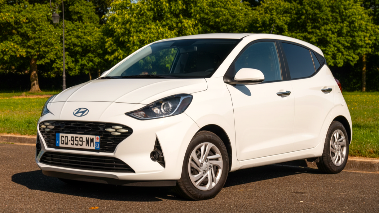 Hyundai i10 White Colour