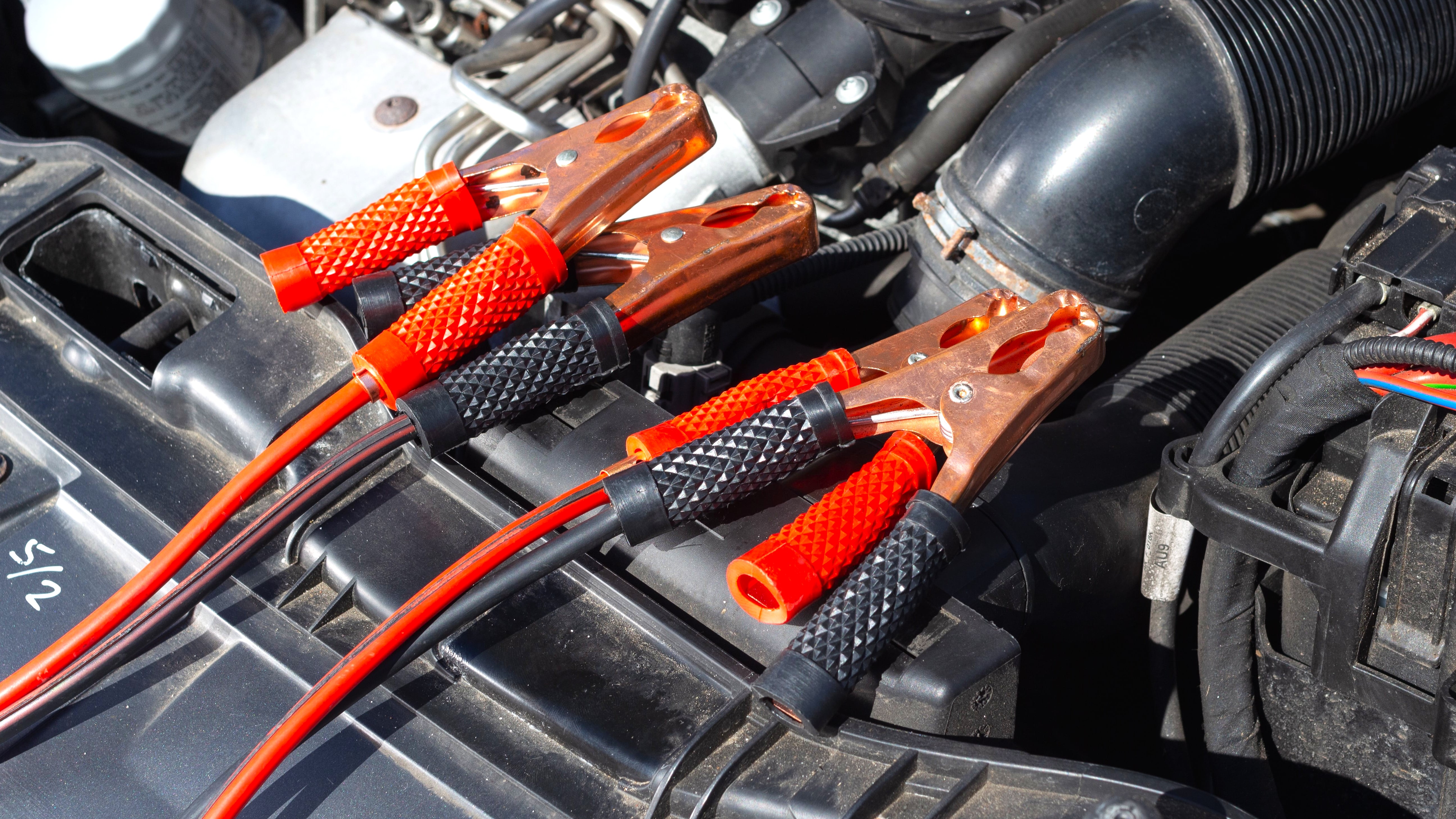 Подключение кабелей для прикуривания