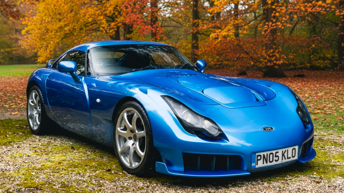 TVR Sagaris синего цвета
