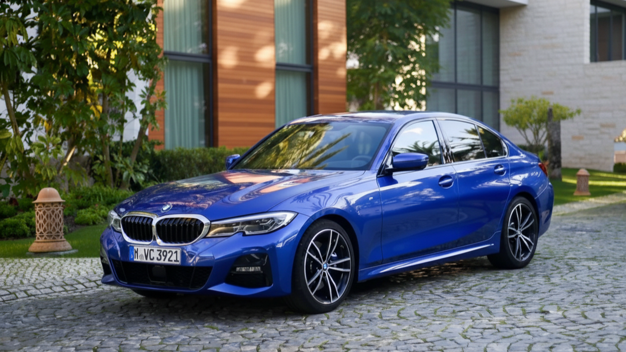 BMW 3 Series синего цвета